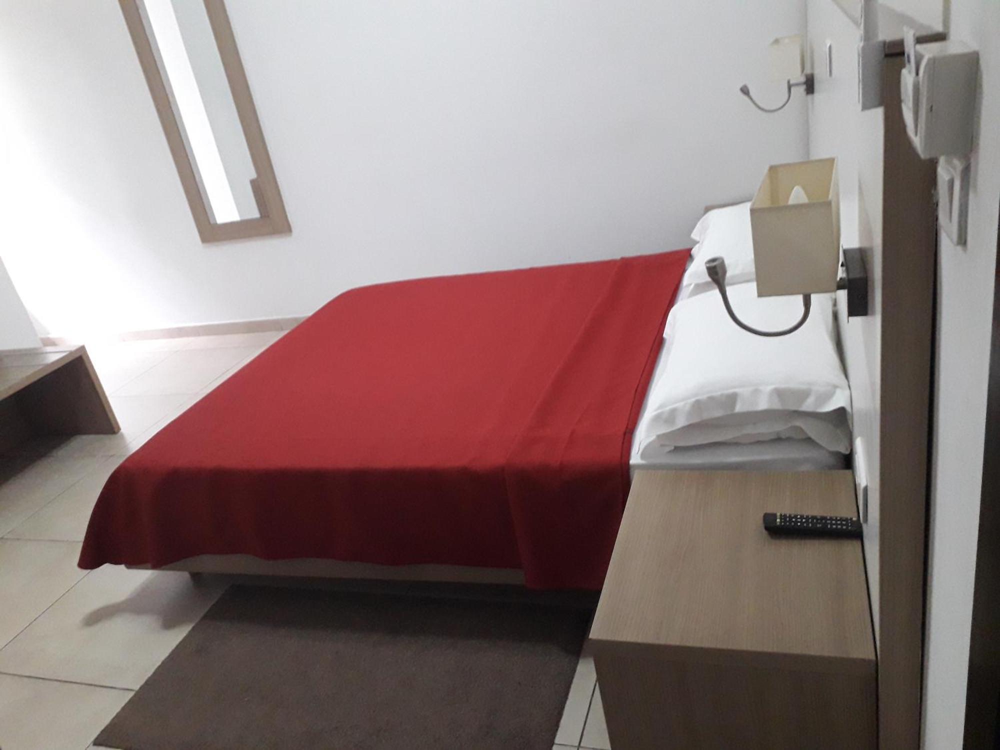 Residence Achenbach Абиджан Екстериор снимка