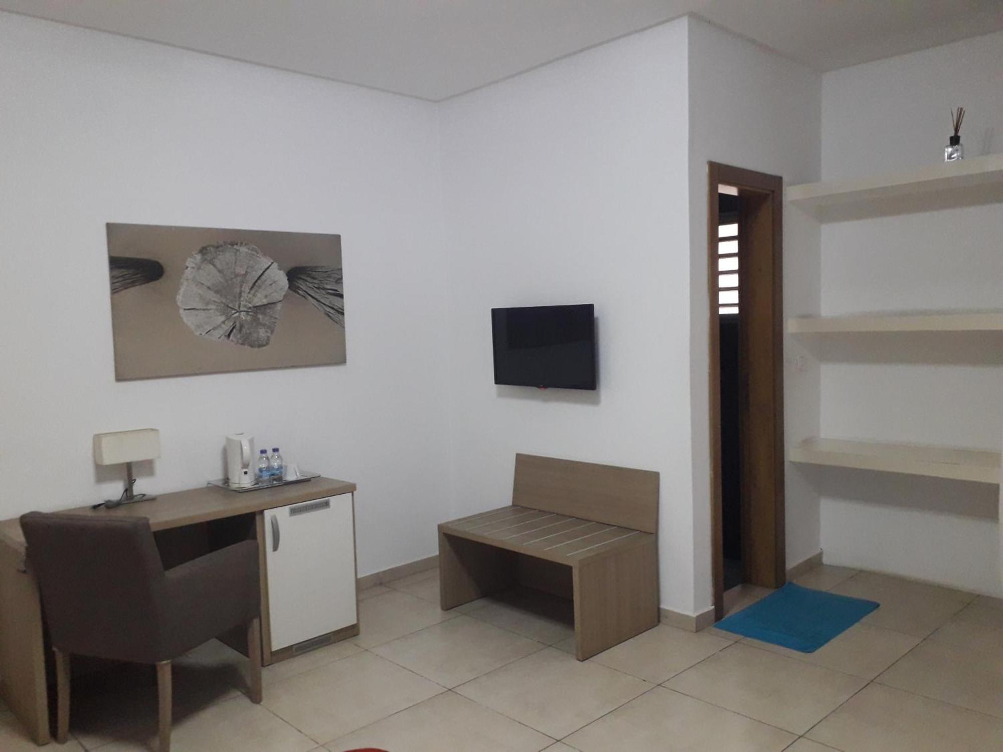 Residence Achenbach Абиджан Екстериор снимка