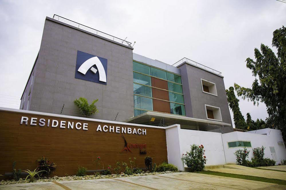 Residence Achenbach Абиджан Екстериор снимка